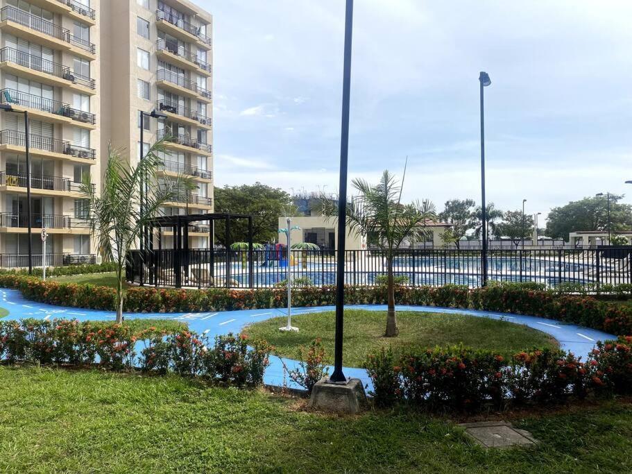 Apartment Hermoso En Con Gym Y Pisicina De Adultos Y Ninos